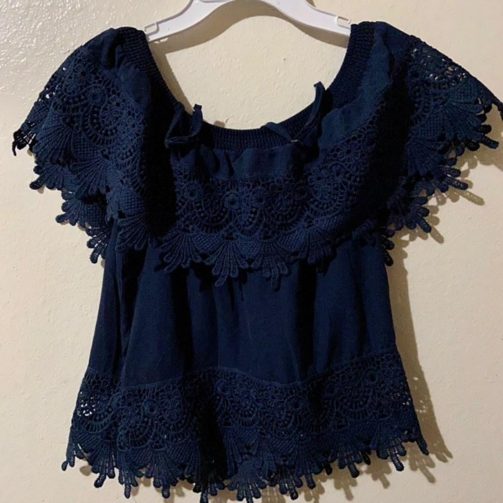 Shoulder less Top